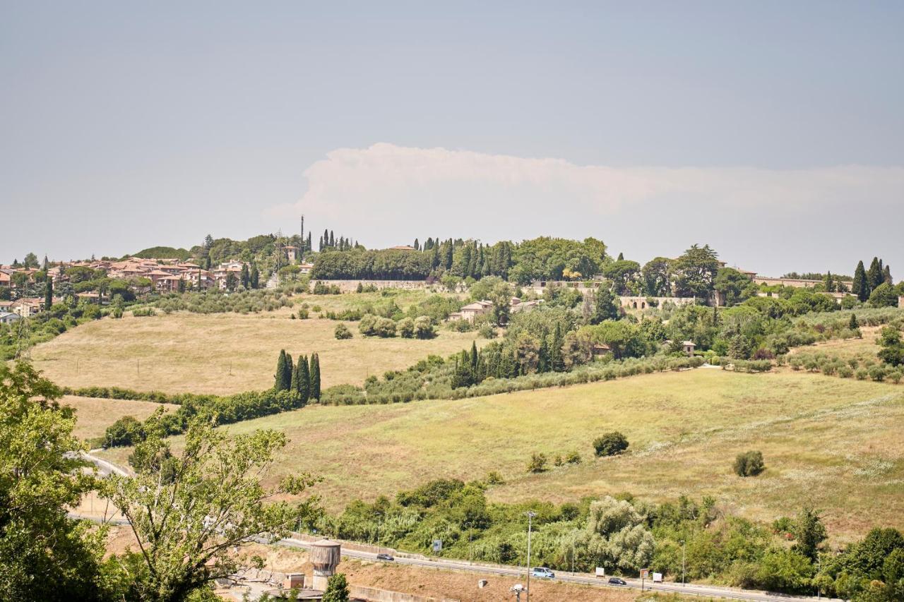 Azure Spot In Siena Centre - Apt Centrale Con Balcone Ngoại thất bức ảnh